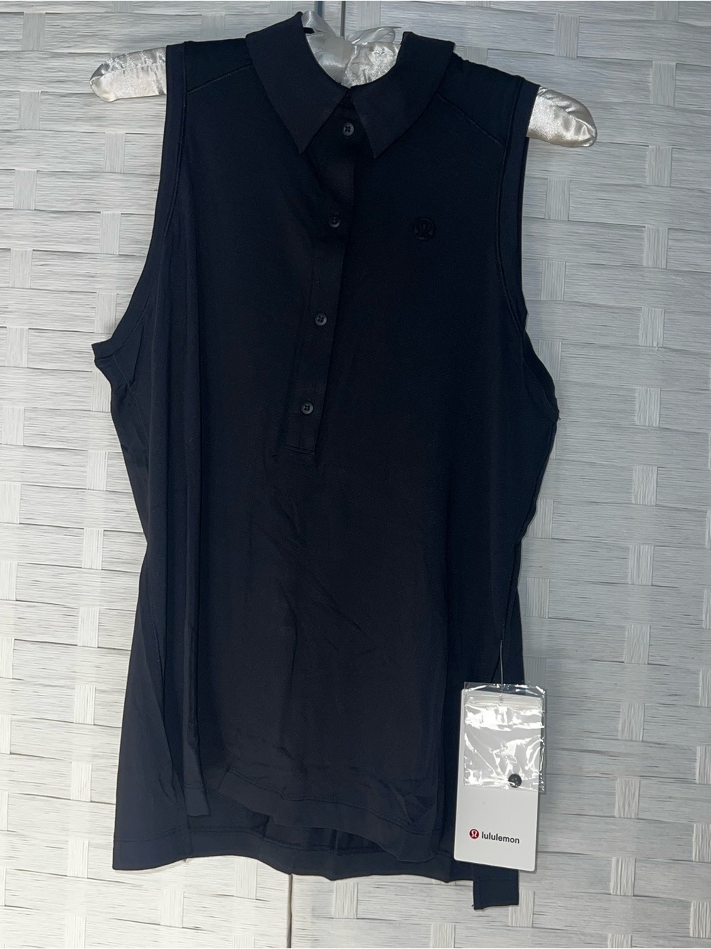 WOMENS LULULEMON POLO SLEEVELESS BLACK SIZE 10 NWT